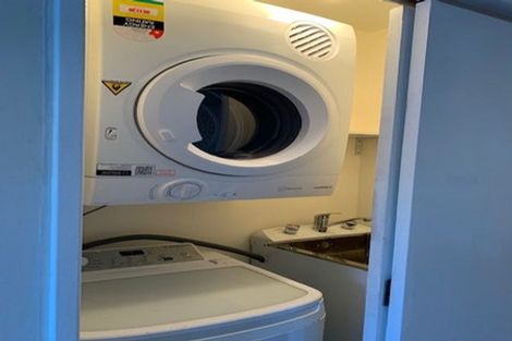 Photo of property in 14 Kopiko Way, Brooklyn, Wellington, 6021