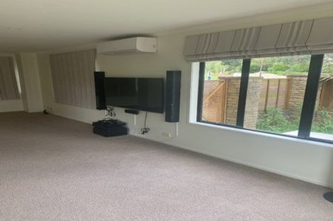 Photo of property in 1 Kittiwake Drive, Schnapper Rock, Auckland, 0632