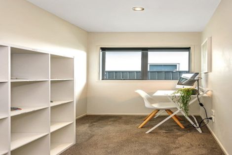 Photo of property in 71 Hine Street, New Plymouth, 4310