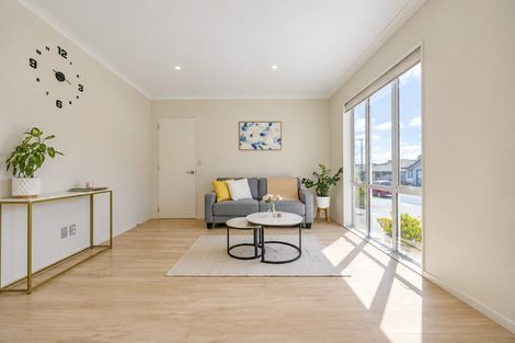 Photo of property in 3 Konoba Avenue, Kumeu, 0810