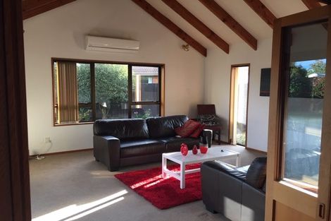 Photo of property in 10 Sunbeam Place, Halswell, Christchurch, 8025