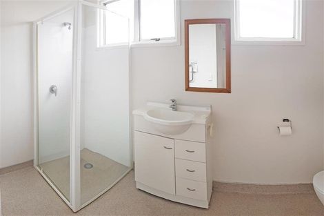 Photo of property in 242 Centreway Road, Orewa, 0931