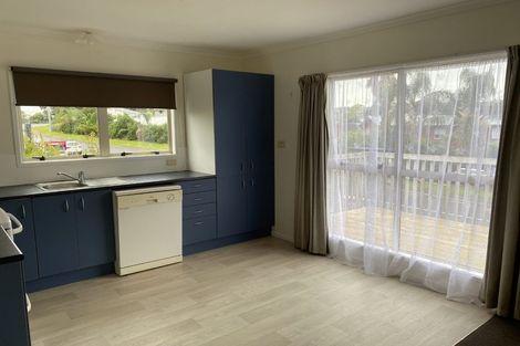 Photo of property in 932a Whangaparaoa Road, Manly, Whangaparaoa, 0930