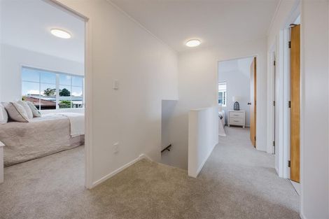 Photo of property in 1/5 Kadina Place, Botany Downs, Auckland, 2010
