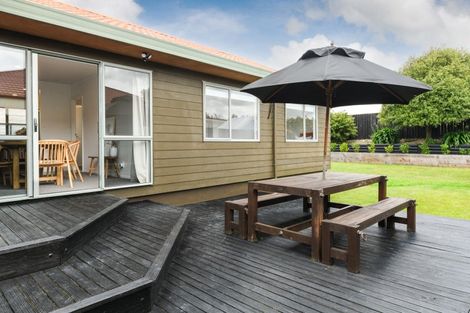 Photo of property in 42 Dalfield Place, Highbury, Palmerston North, 4412