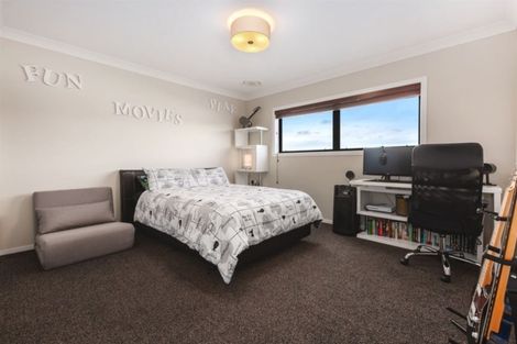 Photo of property in 58 Aotea Drive, Aotea, Porirua, 5024