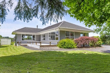 Photo of property in 113 Boord Crescent, Kumeu, 0891