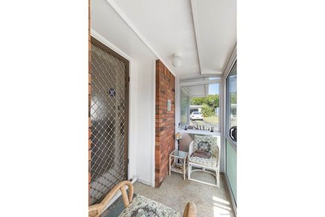Photo of property in 1/6 Margaret Place, Milford, Auckland, 0620