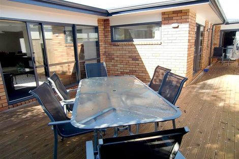 Photo of property in 2/67 Northgate, Strandon, New Plymouth, 4312