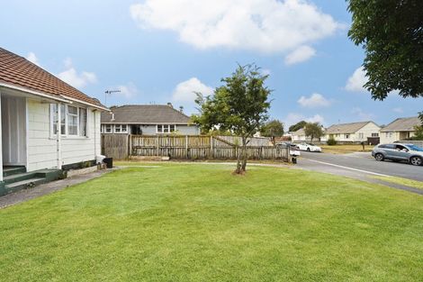 Photo of property in 15 Paul Crescent, Fairfield, Hamilton, 3214