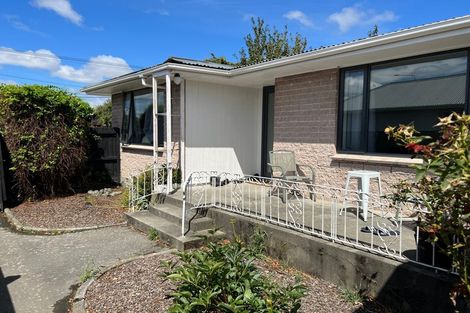 Photo of property in 135 Avonhead Road, Avonhead, Christchurch, 8042