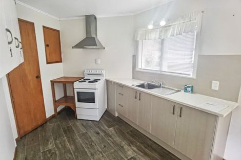 Photo of property in 50 Mcfadzean Drive, Blockhouse Bay, Auckland, 0600