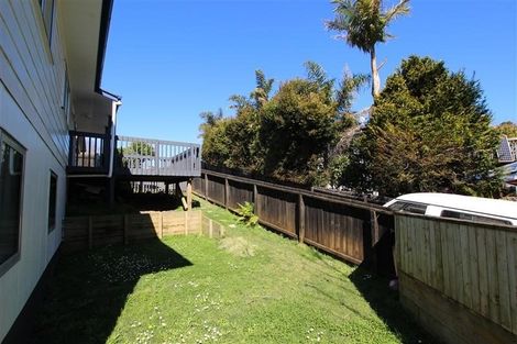 Photo of property in 15 Katrina Place, Massey, Auckland, 0614