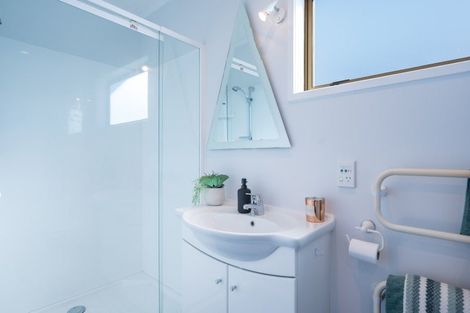 Photo of property in 18 Coster Street, Enner Glynn, Nelson, 7011