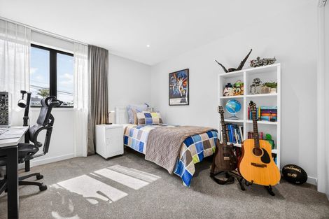 Photo of property in 24 Park Rise, Campbells Bay, Auckland, 0630