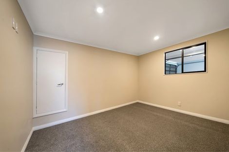 Photo of property in 4190a Great North Road, Glendene, Auckland, 0602