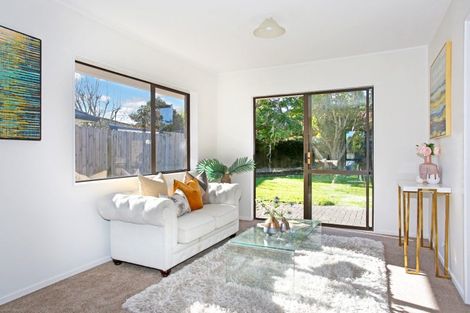Photo of property in 52 Bob Charles Drive, Golflands, Auckland, 2013