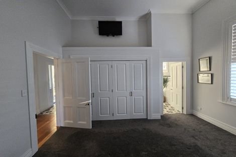 Photo of property in 4 Seaview Terrace, Bluff Hill, Napier, 4110