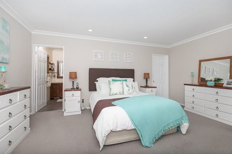 Photo of property in 17 Greenfield Drive, Western Heights, Hamilton, 3200