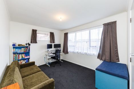 Photo of property in 1 Tararua Terrace, Cloverlea, Palmerston North, 4412