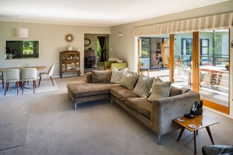 Photo of property in 6 Walter Road, Lowry Bay, Lower Hutt, 5013