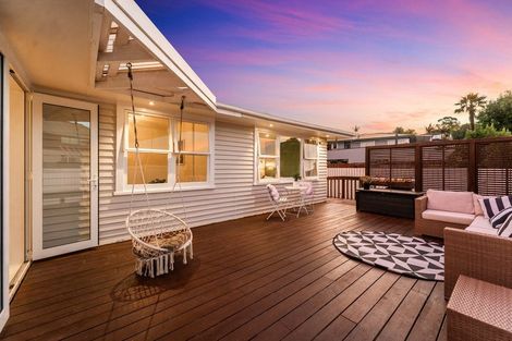 Photo of property in 2 Tyne Road, Forrest Hill, Auckland, 0620