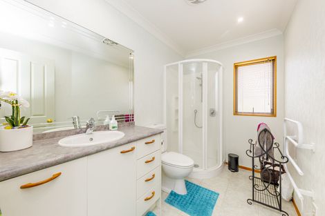 Photo of property in 223 Hill Road, The Gardens, Auckland, 2105