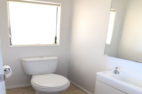 Photo of property in 947 East Coast Road, Torbay, Auckland, 0630