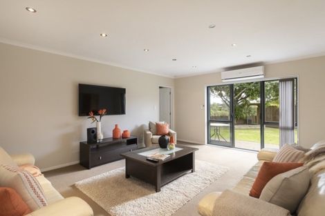 Photo of property in 19 John Lister Close, Golflands, Auckland, 2013