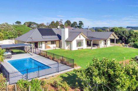 Photo of property in 29 Shine Road, South Head, Helensville, 0874