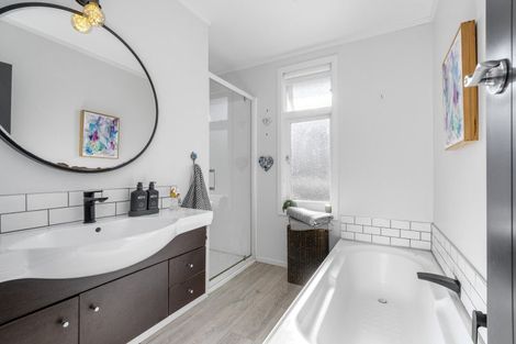 Photo of property in 3b Stirling Grove, Greerton, Tauranga, 3112