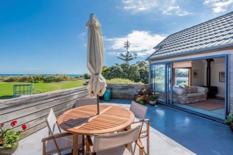 Photo of property in 108 Field Way, Waikanae Beach, Waikanae, 5036