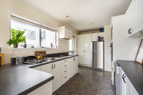 Photo of property in 13 Celeste Place, Totara Vale, Auckland, 0627