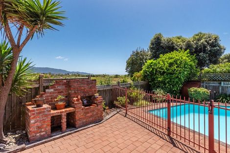 Photo of property in 303 Manly Street, Paraparaumu Beach, Paraparaumu, 5032