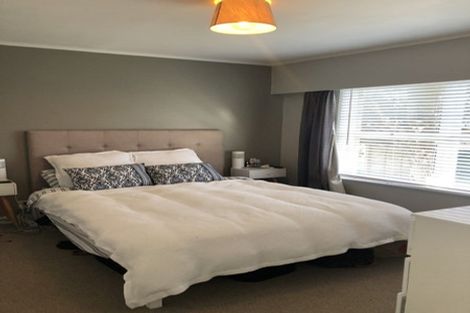 Photo of property in 2/1 Bellcroft Place, Belmont, Auckland, 0622