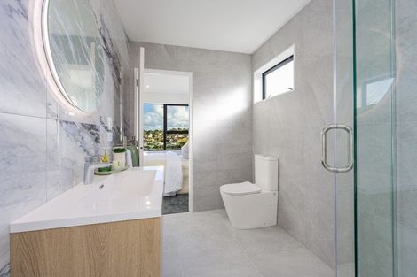 Photo of property in 19 Cedar Heights Avenue, Massey, Auckland, 0614