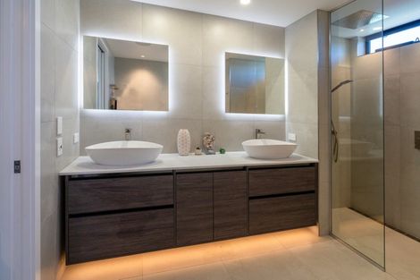 Photo of property in 33 Awatea Drive, Whitianga, 3510