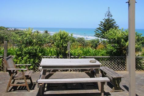 Photo of property in 31 Longbeach Drive, Castlecliff, Whanganui, 4501