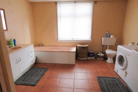 Photo of property in 17 Grey Road, Reefton, 7830