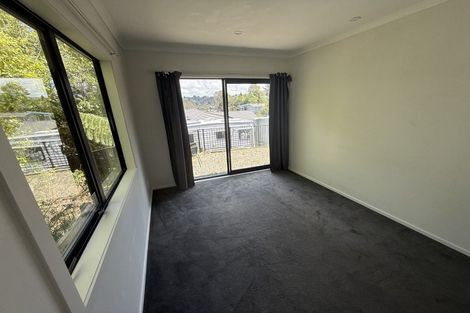 Photo of property in 9 Lowry Heights, Stokes Valley, Lower Hutt, 5019