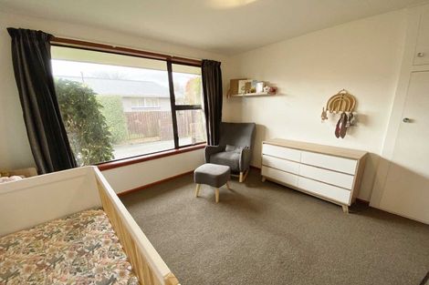 Photo of property in 15 Oldwood Street, Bishopdale, Christchurch, 8053