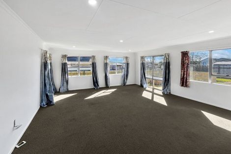 Photo of property in 11 Colonial Place, Kelvin Grove, Palmerston North, 4414