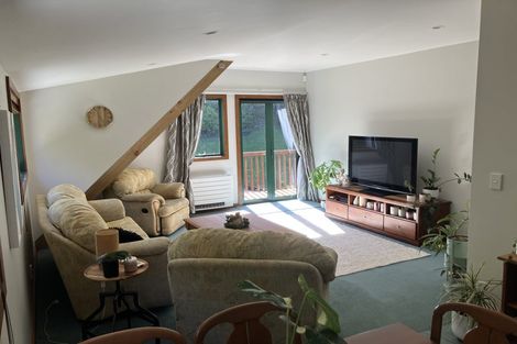 Photo of property in 2 Cascade Avenue, Waiatarua, Auckland, 0604