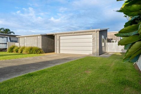 Photo of property in 39 Paraoa Crescent, Omaha, 0986