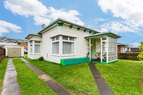Photo of property in 21 Derwent Street, Island Bay, Wellington, 6023
