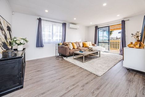 Photo of property in 47a Sutton Crescent, Papakura, 2110
