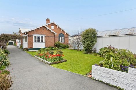 Photo of property in 58 Hargest Crescent, Saint Kilda, Dunedin, 9012