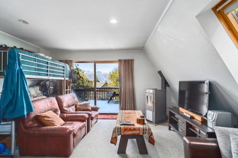 Photo of property in 6b Williams Street, Sunshine Bay, Queenstown, 9300