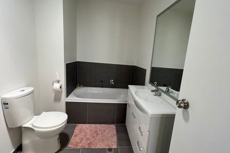 Photo of property in 10 Aeronautic Road, Takanini, 2112