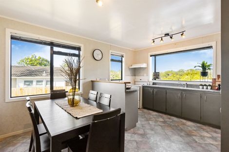 Photo of property in 17 Castleton Street, Birkdale, Auckland, 0626